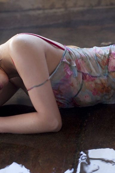 雨燕直播官网:洛伊德神吊射吓呆科比:我的天呐 网友挺她当总统(图1) 雨燕直播下载